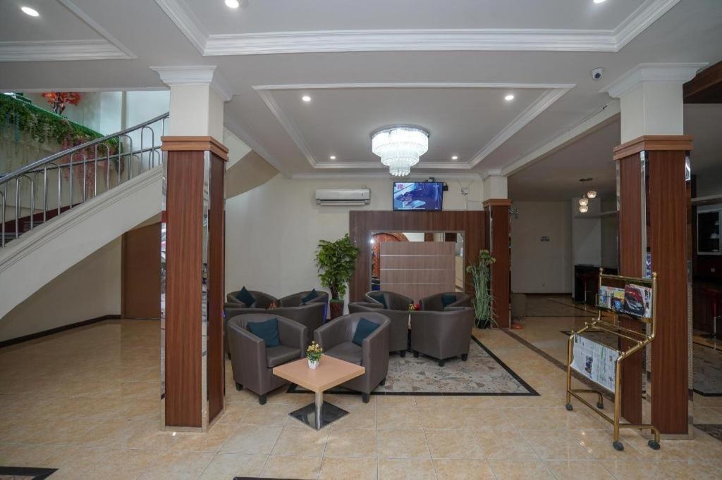 Hotel Oyo 987 Bina Darma Palembang