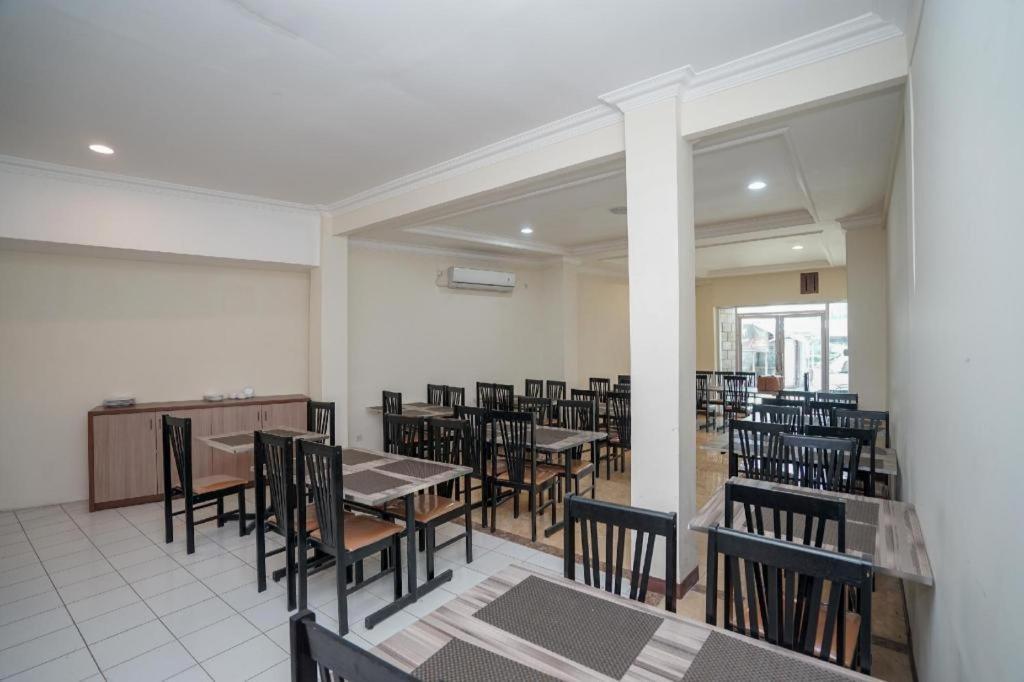 Hotel Oyo 987 Bina Darma Palembang