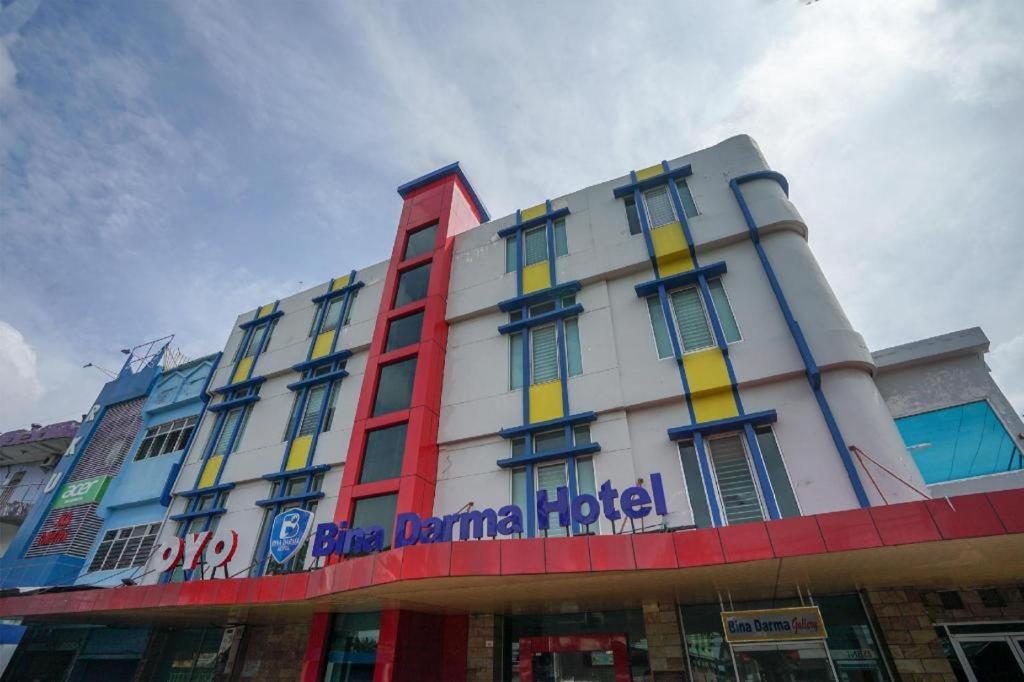 Oyo 987 Bina Darma Palembang