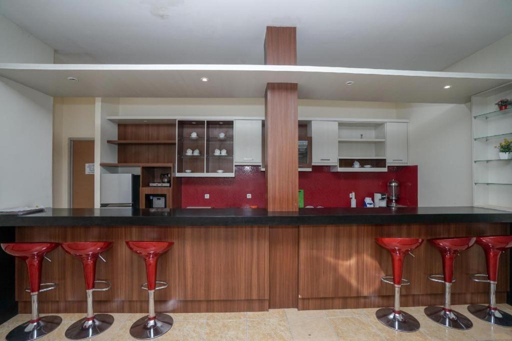 Hotel Oyo 987 Bina Darma 2*